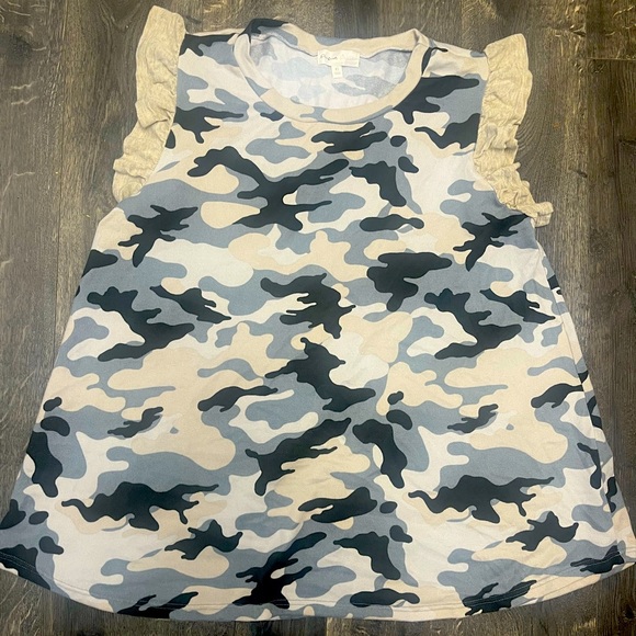 Women’s Camo Sleeveless Cotton blends shirt - Picture 1 of 2